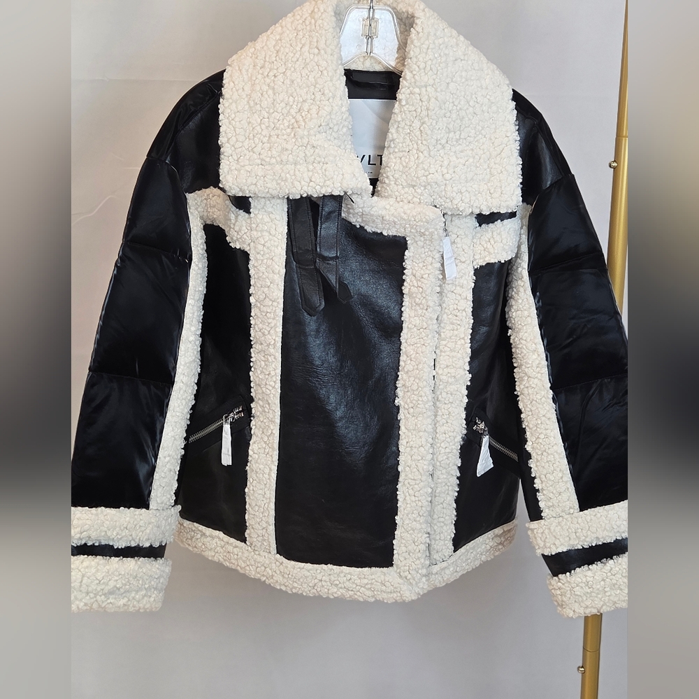 NVLT Women's Black & White Vegan Leather Shearling Fuzzy Coat Jacket Size S/M - Picture 16 of 16